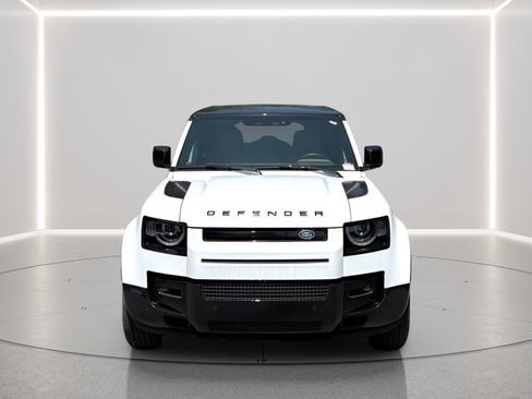 Certified 2025 Land Rover Defender 110 X-Dynamic SE AWD/4WD image 8