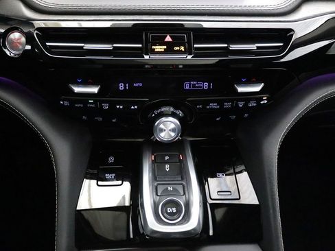 Used 2023 Acura MDX SH-AWD w/ Advance Package image 24