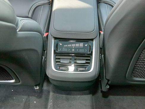 New 2026 Volvo XC90 B6 Ultra w/ Protection Package image 24