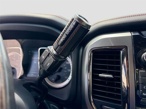 Used 2016 Nissan Titan Platinum Reserve AWD/4WD image 17