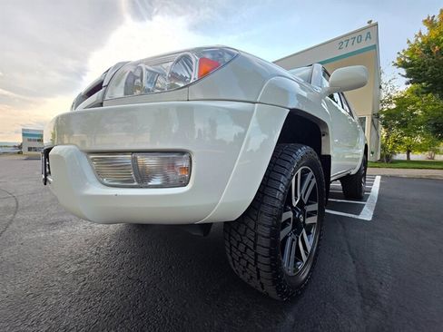 Used 2005 Toyota 4Runner Limited image 10