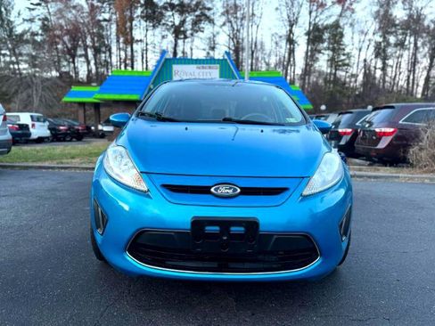 Used 2012 Ford Fiesta SE image 2