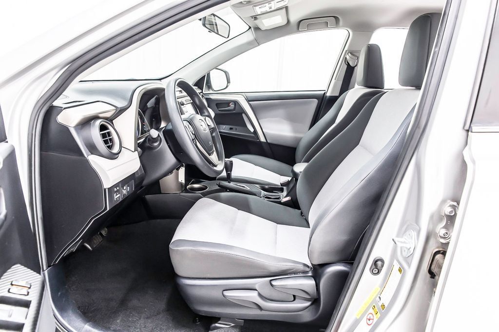 Used 2014 Toyota RAV4 LE FWD image 26