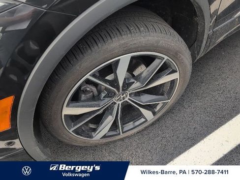 Certified 2024 Volkswagen Tiguan SEL R-Line AWD/4WD image 6