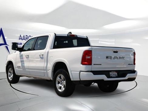 Used 2025 RAM 1500 Big Horn AWD/4WD image 2