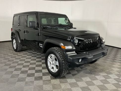 Used 2019 Jeep Wrangler Unlimited Sport S image 3