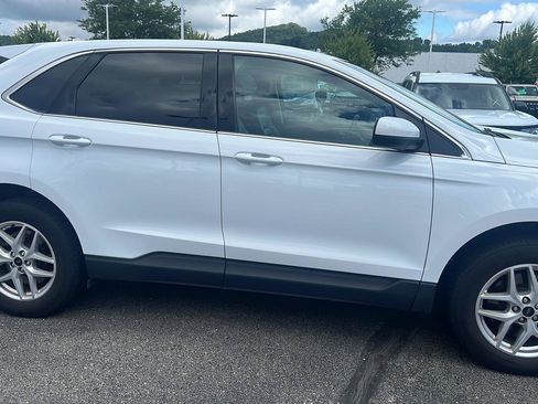Used 2023 Ford Edge SEL AWD/4WD image 4