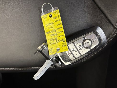 Used 2022 Ford Explorer XLT w/ Equipment Group 202A image 32