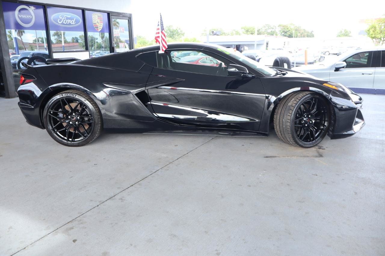 Used 2023 Chevrolet Corvette Z06 RWD image 7