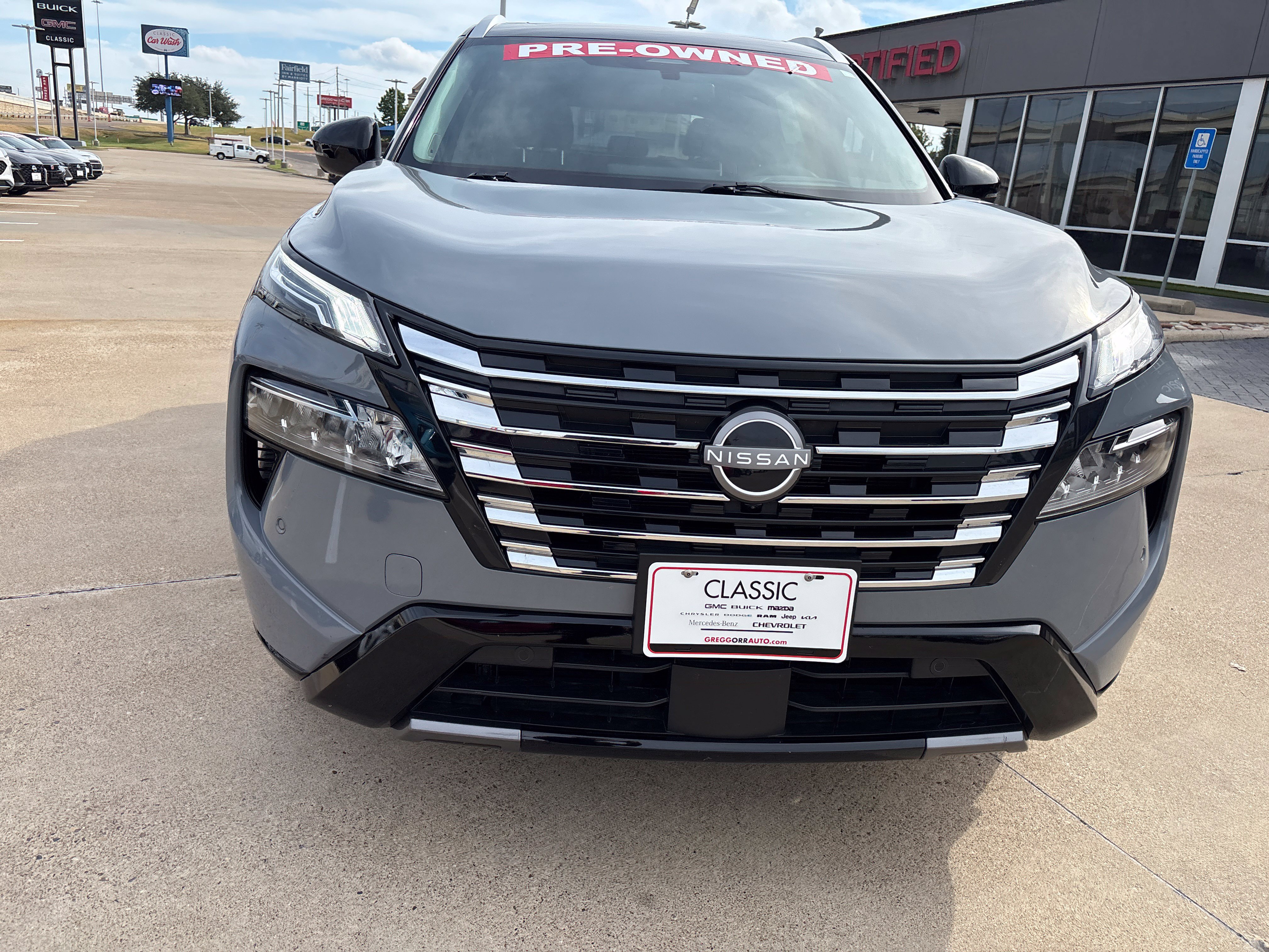 Used 2026 Nissan Rogue Platinum w/ Platinum Premium Package AWD/4WD image 2