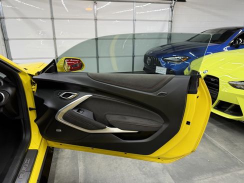 Used 2018 Chevrolet Camaro ZL1 image 25