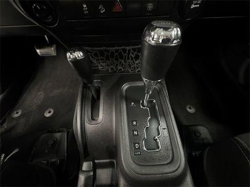 Used 2015 Jeep Wrangler Unlimited Sahara w/ Dual Top Group image 18