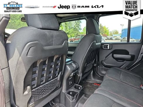 Used 2021 Jeep Wrangler Unlimited Rubicon w/ LED Lighting Group AWD/4WD image 14