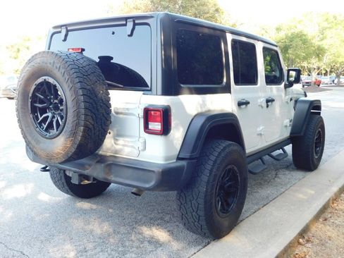 Used 2018 Jeep Wrangler Unlimited Sport S AWD/4WD image 4