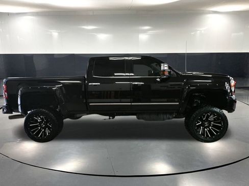 Used 2019 GMC Sierra 2500 Denali w/ Duramax Plus Package image 4