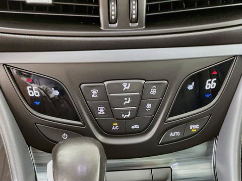 Used 2020 Buick Envision Essence w/ Experience Buick Package AWD/4WD image 9