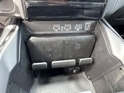 Used 2025 RAM 1500 Limited AWD/4WD image 24