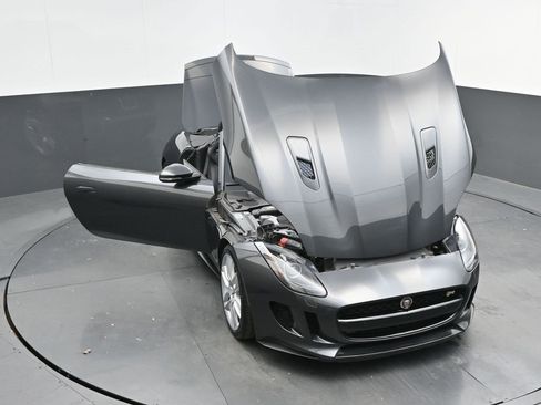 Used 2017 Jaguar F-TYPE R image 38