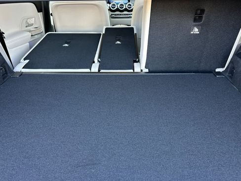 New 2025 Mercedes-Benz GLB 250 image 14