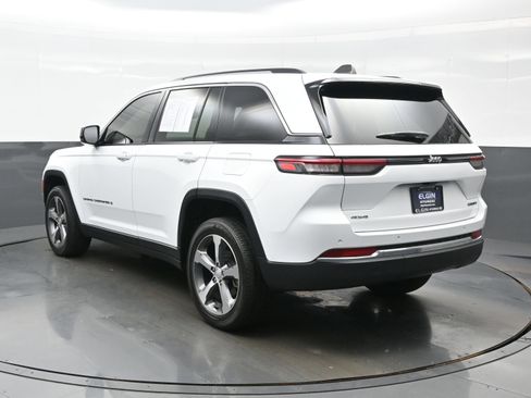 Used 2023 Jeep Grand Cherokee Limited AWD/4WD image 4