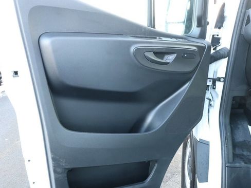Used 2025 Mercedes-Benz Sprinter 2500 image 10