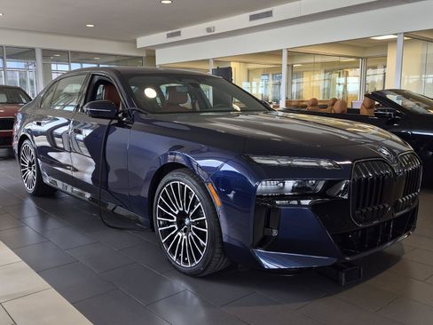 New 2026 BMW 740i w/ Executive Package RWD image 3