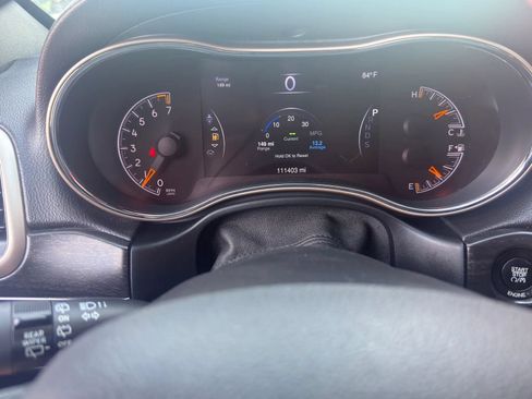Used 2014 Jeep Grand Cherokee Limited w/ Luxury Group II AWD/4WD image 13