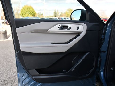 Used 2026 Ford Explorer Active w/ Active Comfort Package AWD/4WD image 23
