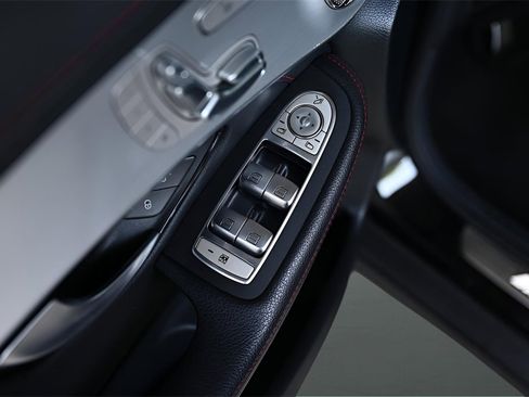 Used 2021 Mercedes-Benz GLC 43 AMG 4MATIC w/ Multimedia Package image 13