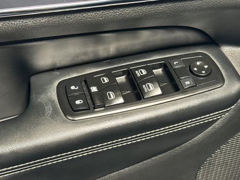 Used 2016 Jeep Grand Cherokee Limited RWD image 12