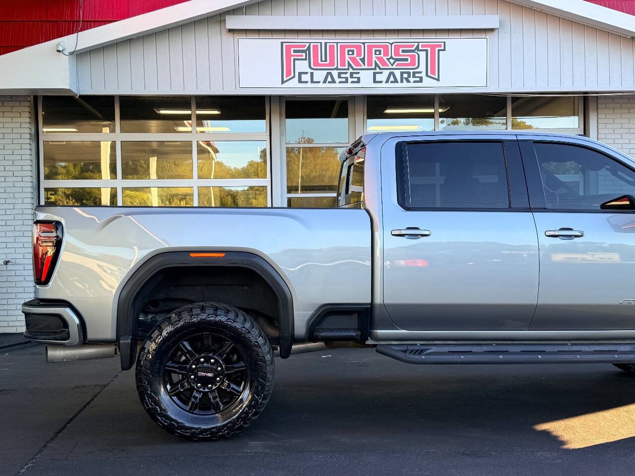 Used 2024 GMC Sierra 2500 AT4 w/ Technology Package AWD/4WD image 11