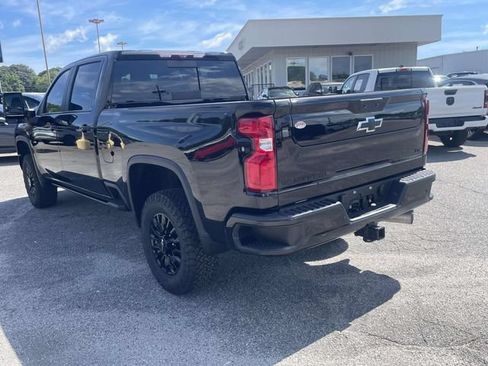 Used 2022 Chevrolet Silverado 2500 LTZ w/ LTZ Plus Package AWD/4WD image 6