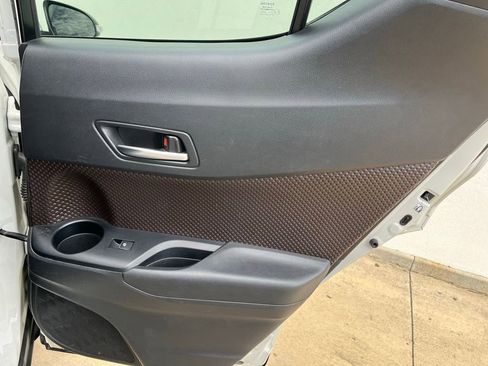 Used 2019 Toyota C-HR Limited FWD image 25