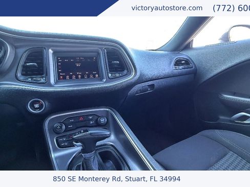 Used 2018 Dodge Challenger SXT w/ Blacktop Package image 32