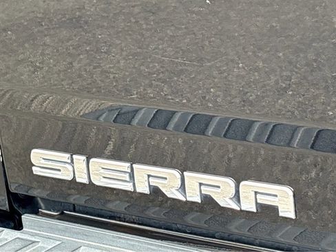 Used 2017 GMC Sierra 1500 SLT AWD/4WD image 19