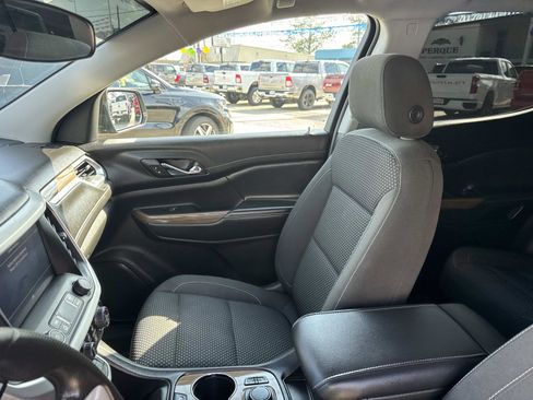 Used 2023 GMC Acadia SLE w/ Driver Convenience Package image 15