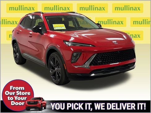 New 2025 Buick Envision Sport Touring image 2