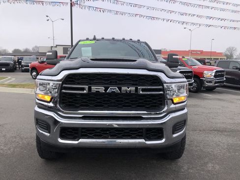 Used 2024 RAM 2500 Tradesman w/ Chrome Appearance Group image 8