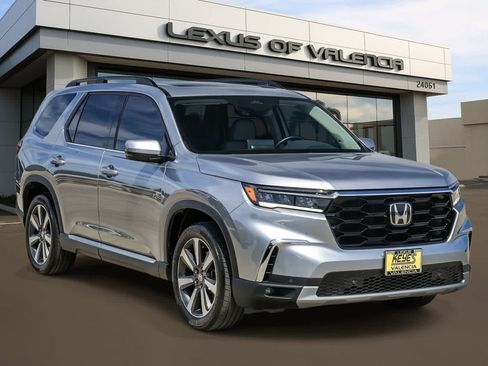 Used 2023 Honda Pilot Touring image 5