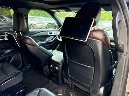 Used 2020 Ford Explorer Platinum w/ Premium Technology Package AWD/4WD image 27