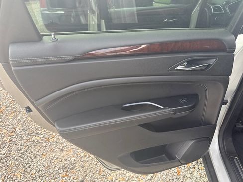 Used 2015 Cadillac SRX Luxury image 10