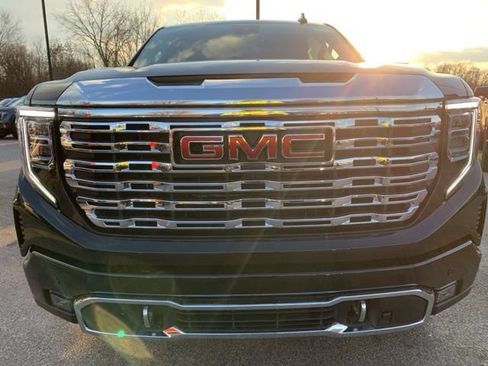 New 2026 GMC Sierra 1500 Denali w/ Denali Reserve Package AWD/4WD image 9