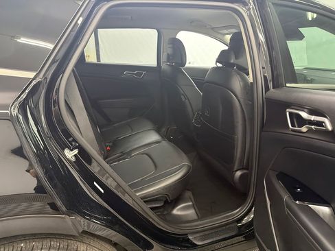 Used 2025 Kia Sportage EX image 15