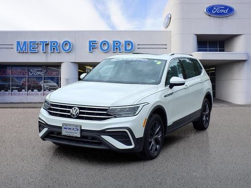 Used 2023 Volkswagen Tiguan SE w/ Panoramic Sunroof Package AWD/4WD image 6