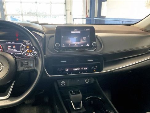 Used 2023 Nissan Rogue SV AWD/4WD image 18