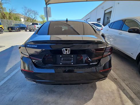 Used 2022 Honda Accord Sport image 5