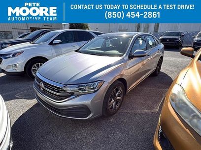 Used 2023 Volkswagen Jetta SE w/ Panoramic Sunroof Package