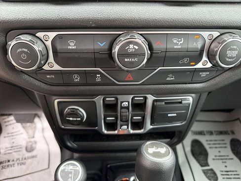 Used 2026 Jeep Wrangler Unlimited Sport AWD/4WD image 22