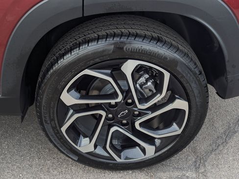 Used 2025 Chevrolet Trax RS image 7