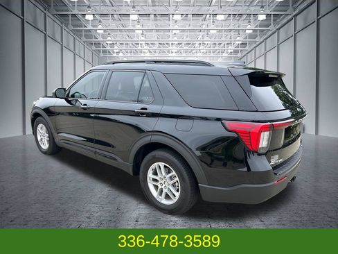 Used 2026 Ford Explorer Active RWD image 3